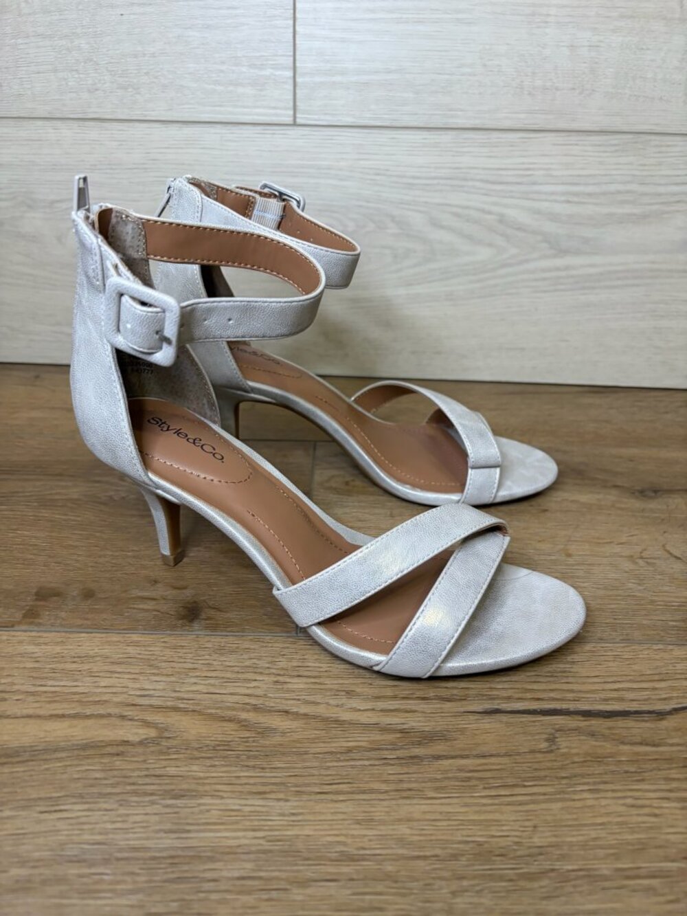 Style & Co Pammyy Platino Dress Sandals Silver Size 7.5M